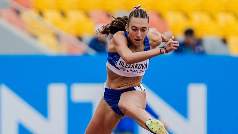 Rebecca Slezkov je siedma najlepia juniorka sveta na 400 m prekok