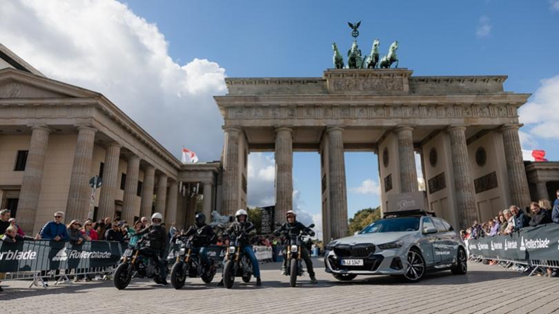 Elektrick motocykle BMW bud sprevdza becov a pomu zabezpei hladk priebeh 50. ronka Berlnskeho maratnu